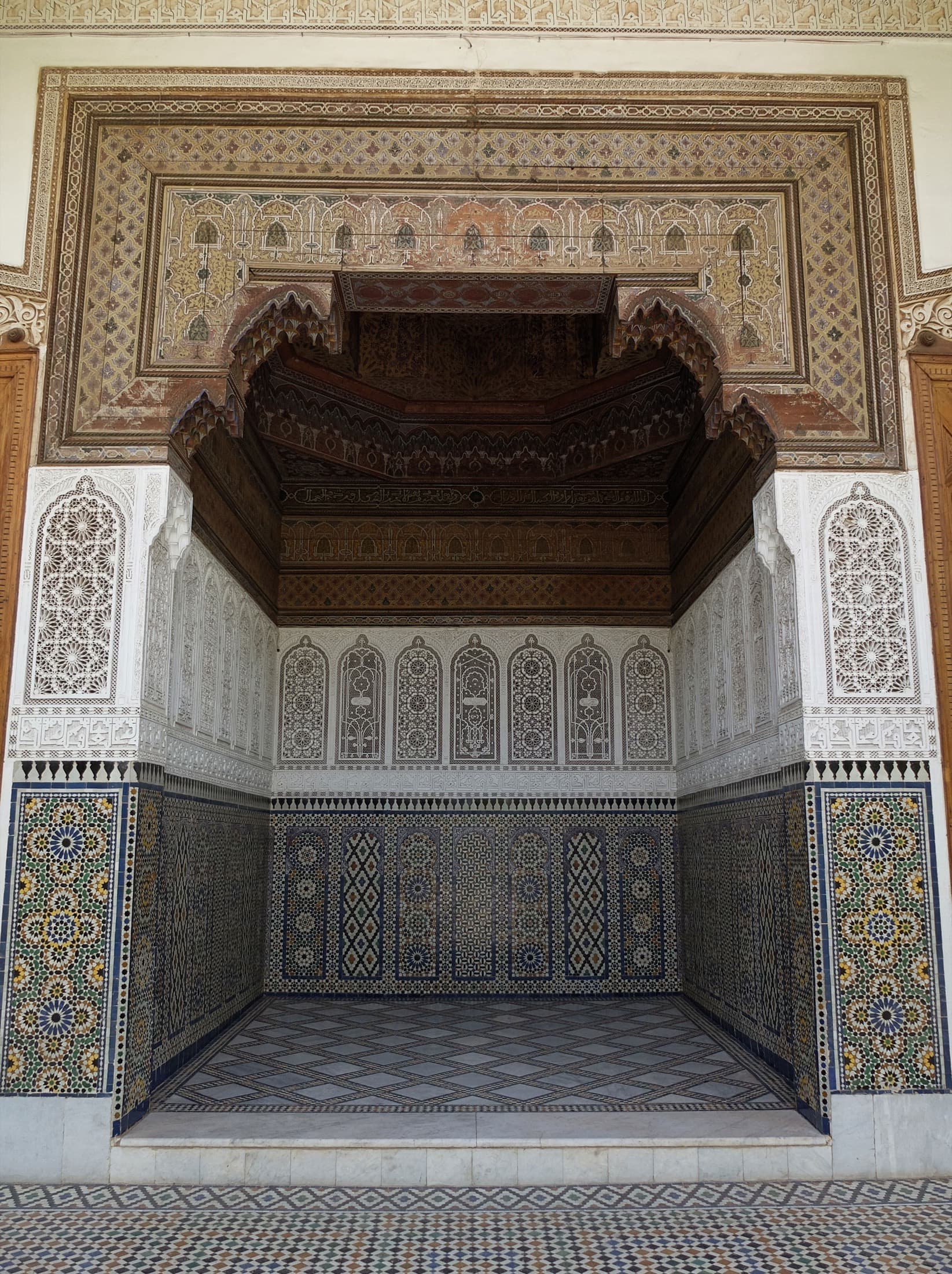 Geschnitzter Stuckbogen in Dar El Bacha